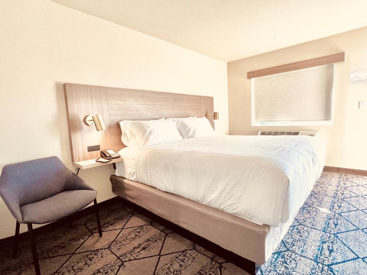 Ramada By Wyndham Modesto Yosemite Area Exterior foto