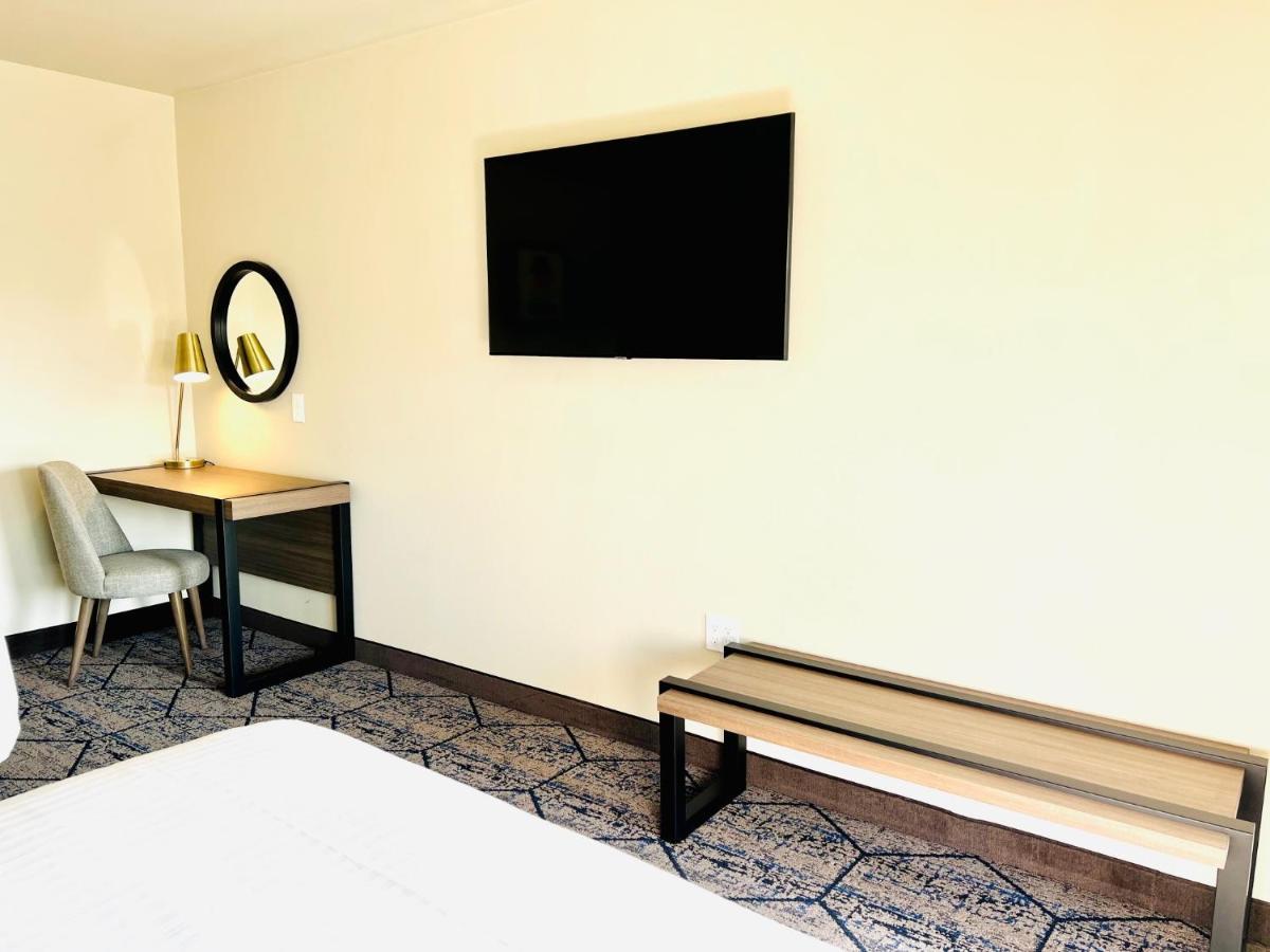 Ramada By Wyndham Modesto Yosemite Area Exterior foto