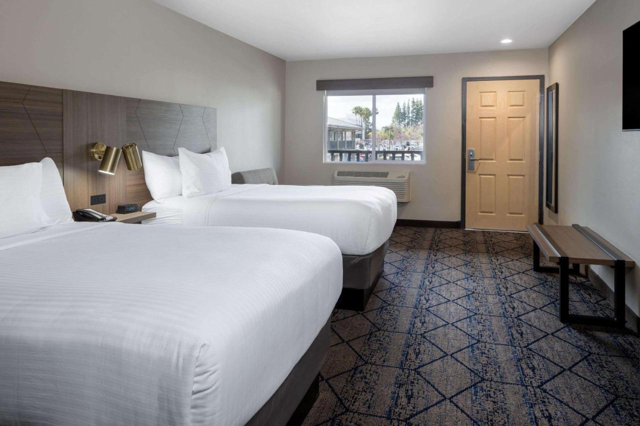 Ramada By Wyndham Modesto Yosemite Area Exterior foto