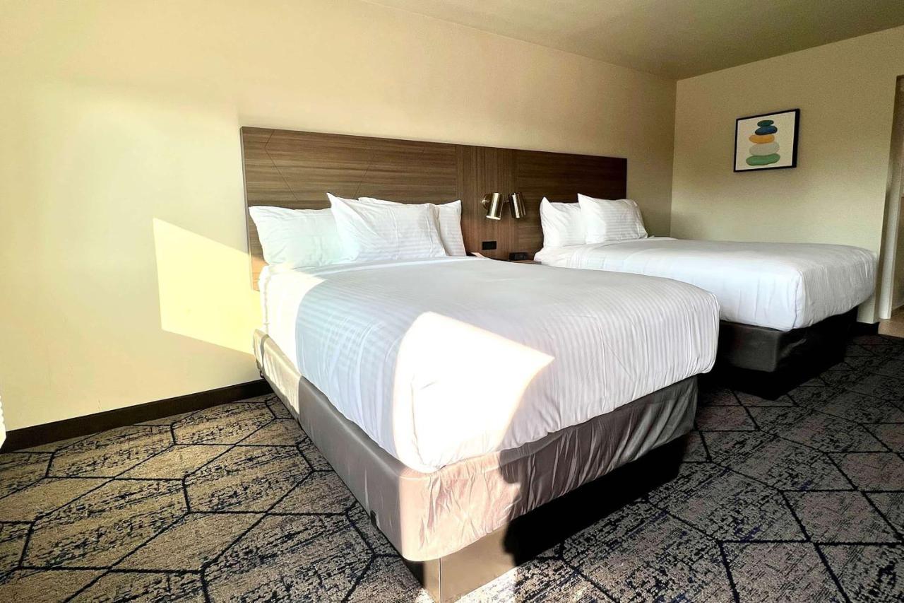 Ramada By Wyndham Modesto Yosemite Area Exterior foto