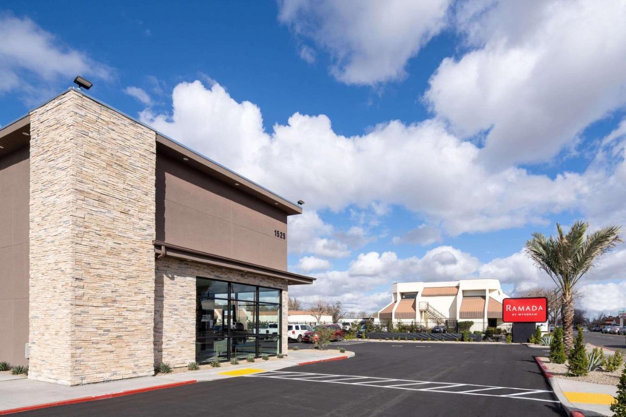 Ramada By Wyndham Modesto Yosemite Area Exterior foto