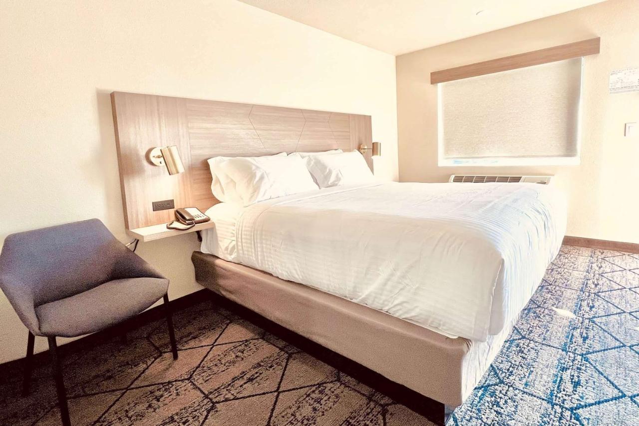 Ramada By Wyndham Modesto Yosemite Area Exterior foto