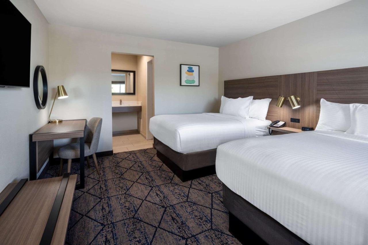 Ramada By Wyndham Modesto Yosemite Area Exterior foto