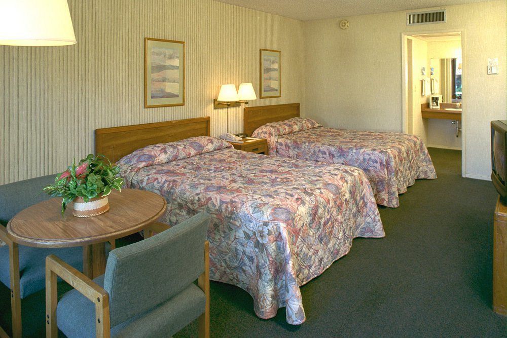 Ramada By Wyndham Modesto Yosemite Area Exterior foto